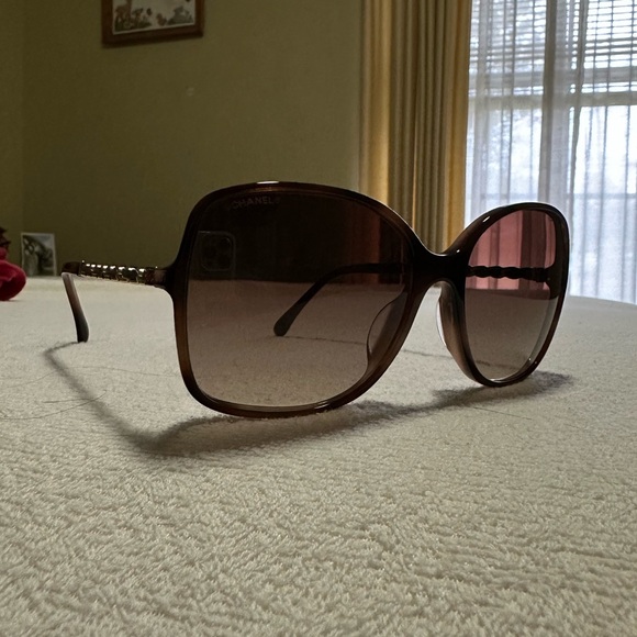 Chanel Oversized Sunglasses main image 5